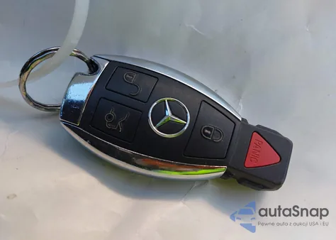 2018 Mercedes-Benz C 300 z USA, uszkodzony, nr VIN WDDWJ4JB0JF750372